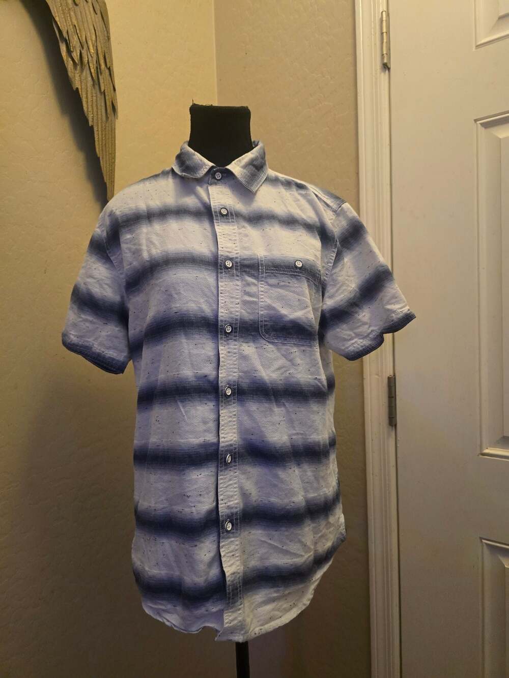Modern Culture Men's Short Sleeve Button-Down Shirt Modern Fit Blue Striped